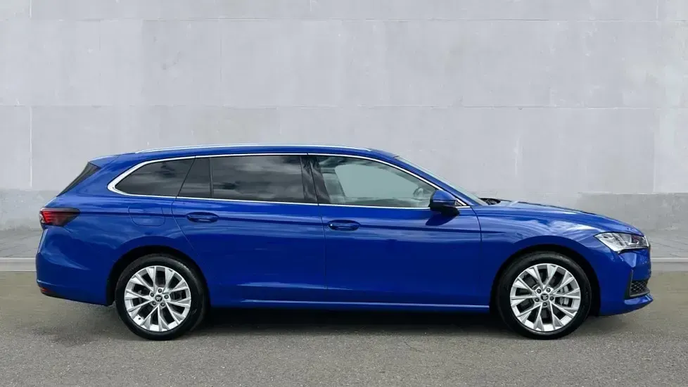 Used Skoda Superb SE L 204 HP (150 kW) 2025 Energy blue