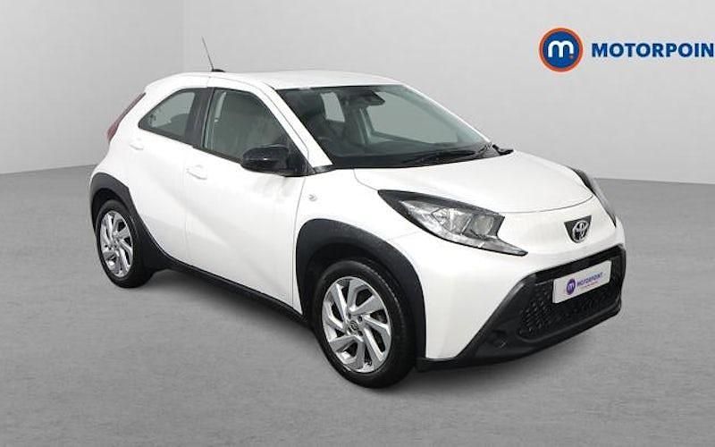 Used Toyota Aygo X PURE 72 HP (52 kW) 2025 SUV