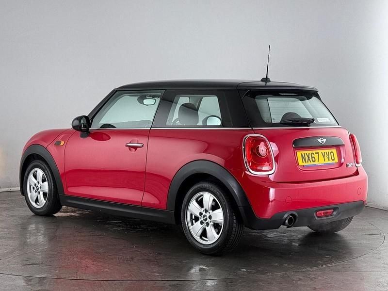 Used Mini Cooper Hatch 136 HP (100 kW) 2017 Red Hatchback