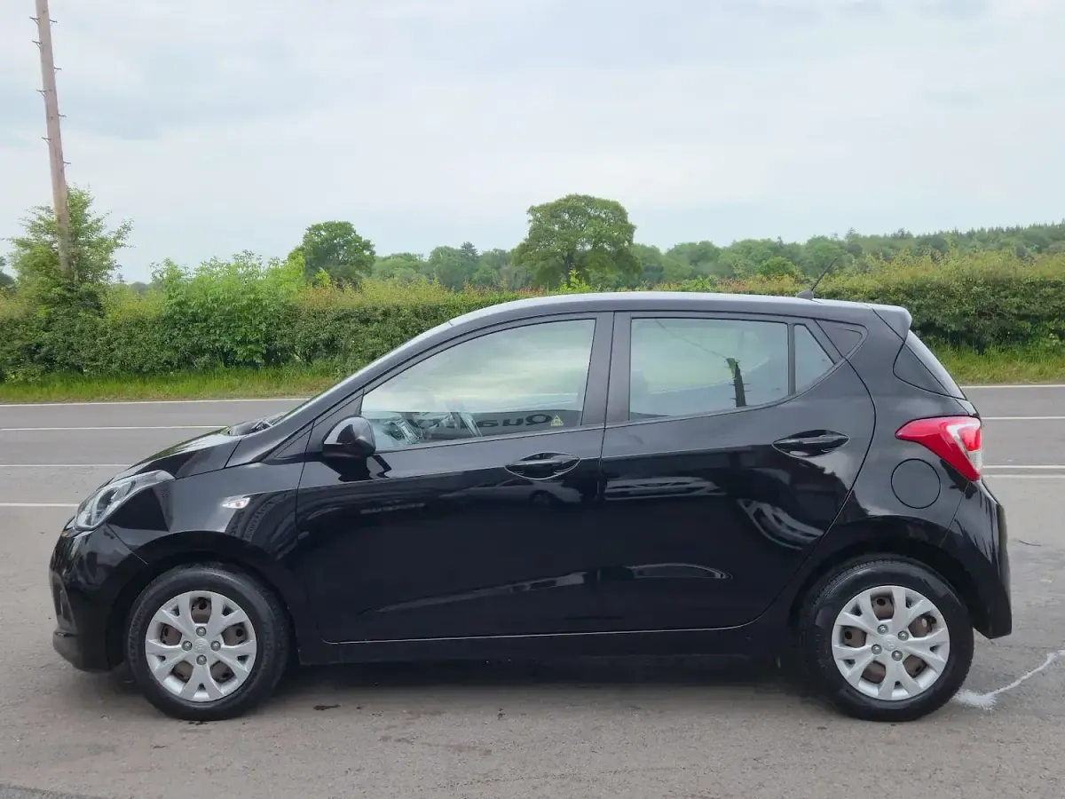 Used Hyundai i10 SE 83 HP (61 kW) 2014 Black Hatchback
