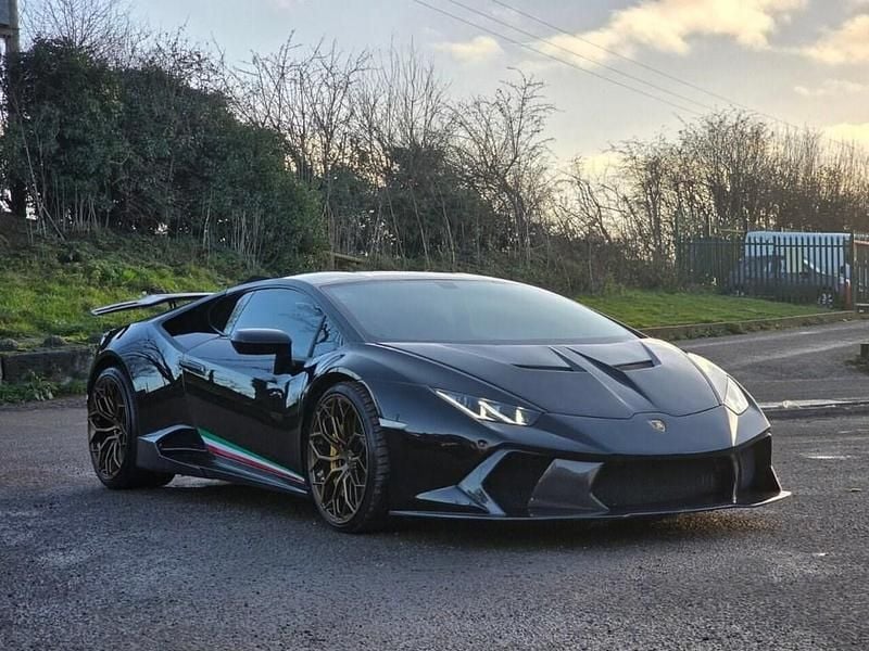Black Used 2017 Lamborghini Huracán Coupe | £127,995 (Fair price) - Image 1/4