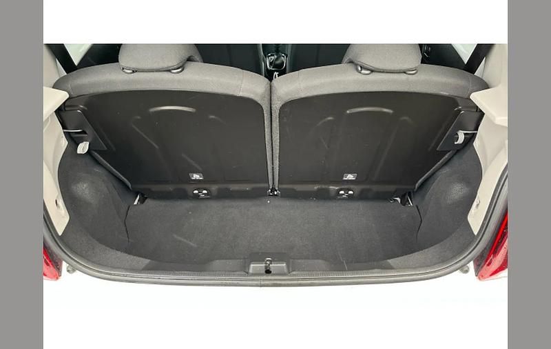 Used Peugeot 108 Collection 72 HP (52 kW) 2022 White Hatchback