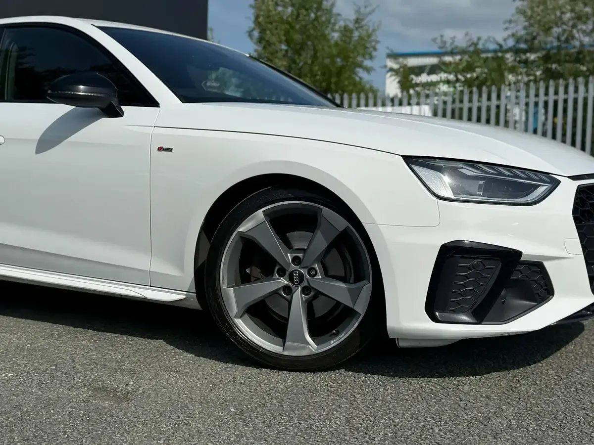 Used Audi A4 Black Edition 150 HP (110 kW) 2020 White Sedan