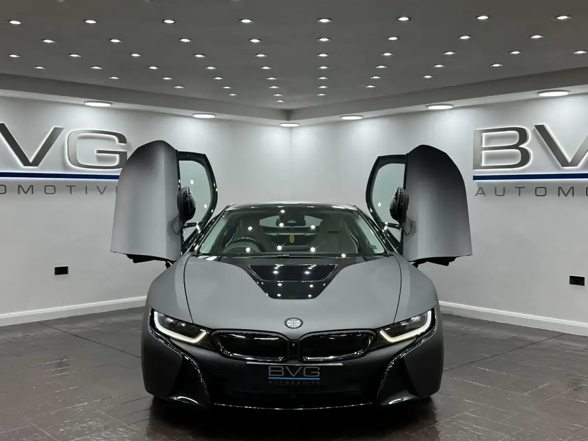 Used BMW i8 362 HP (266 kW) 2015 Grey Coupe