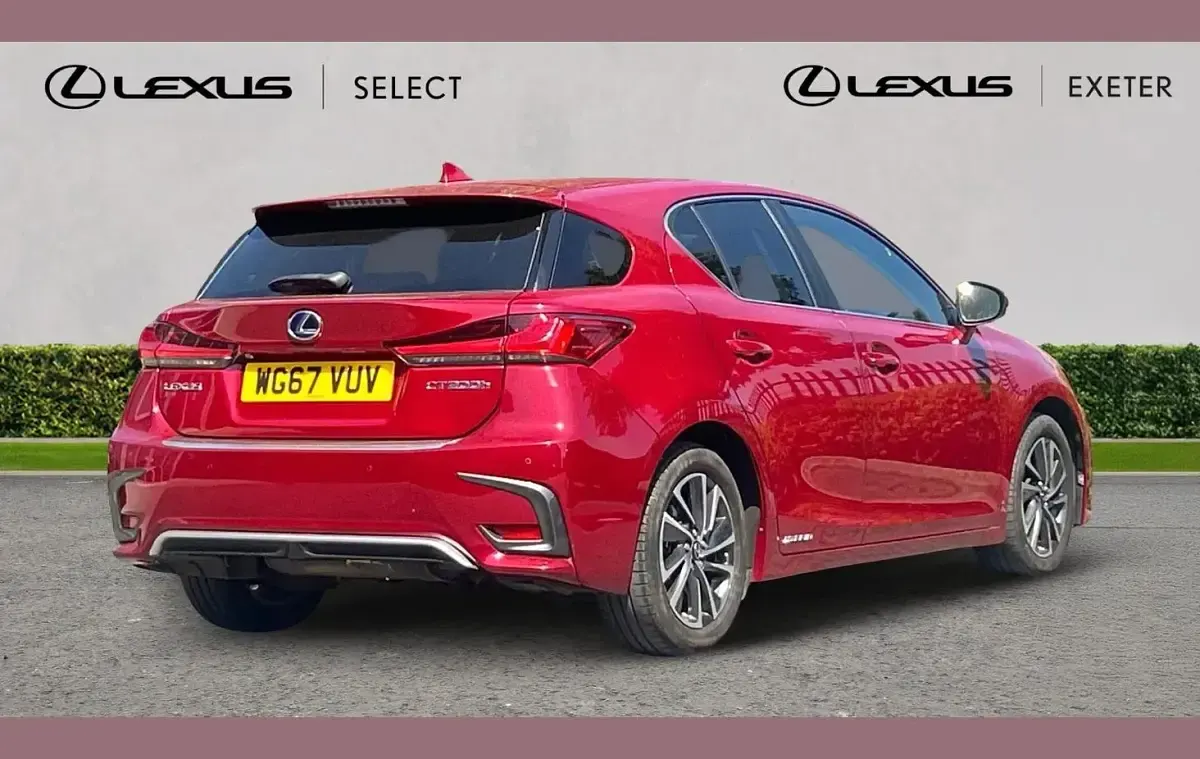 Used Lexus CT200h 134 HP (98 kW) 2018 Red Hatchback