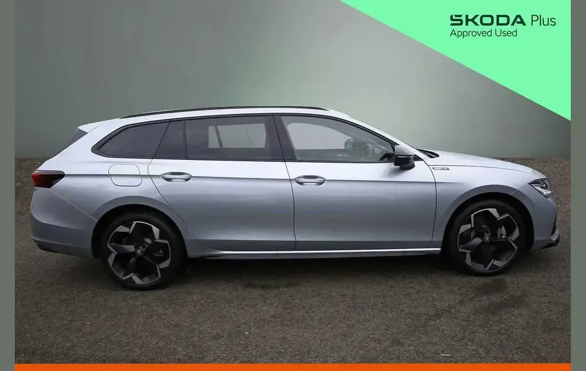 New Skoda Superb SportLine 200 HP (147 kW) 2026 Silver Estate