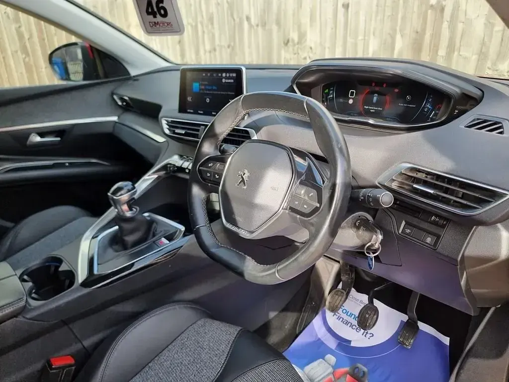 Second-hand Peugeot 3008 Allure 130 CP (95 kW) 2017 Roșu SUV