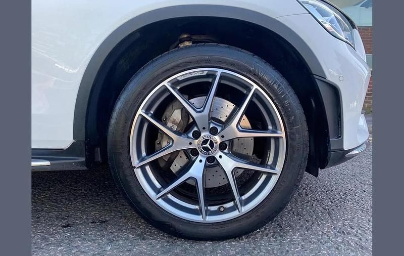 Used Mercedes GLC300e AMG line 254 HP (186 kW) 2023 White Coupe