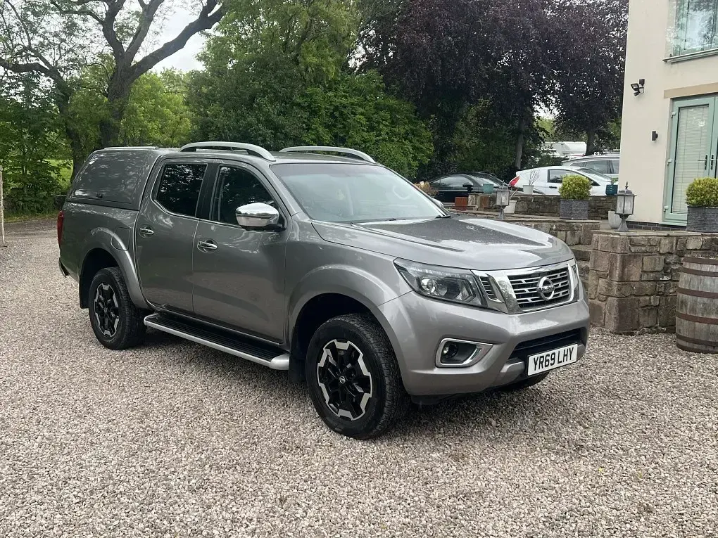 Begagnad Nissan Navara Tekna 190 HK (139 kW) 2019 Grå Pickup