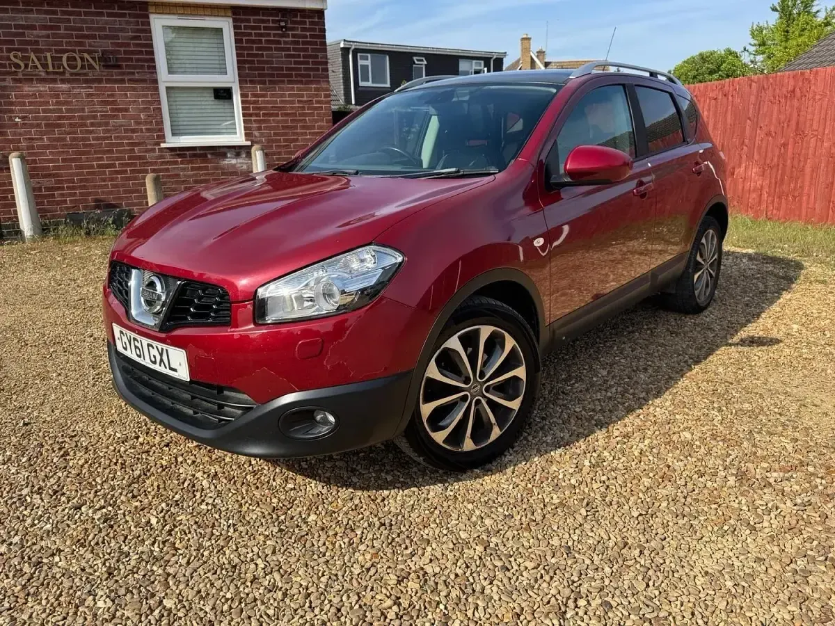 Used Nissan Qashqai Tekna 110 HP (80 kW) 2011 Red SUV