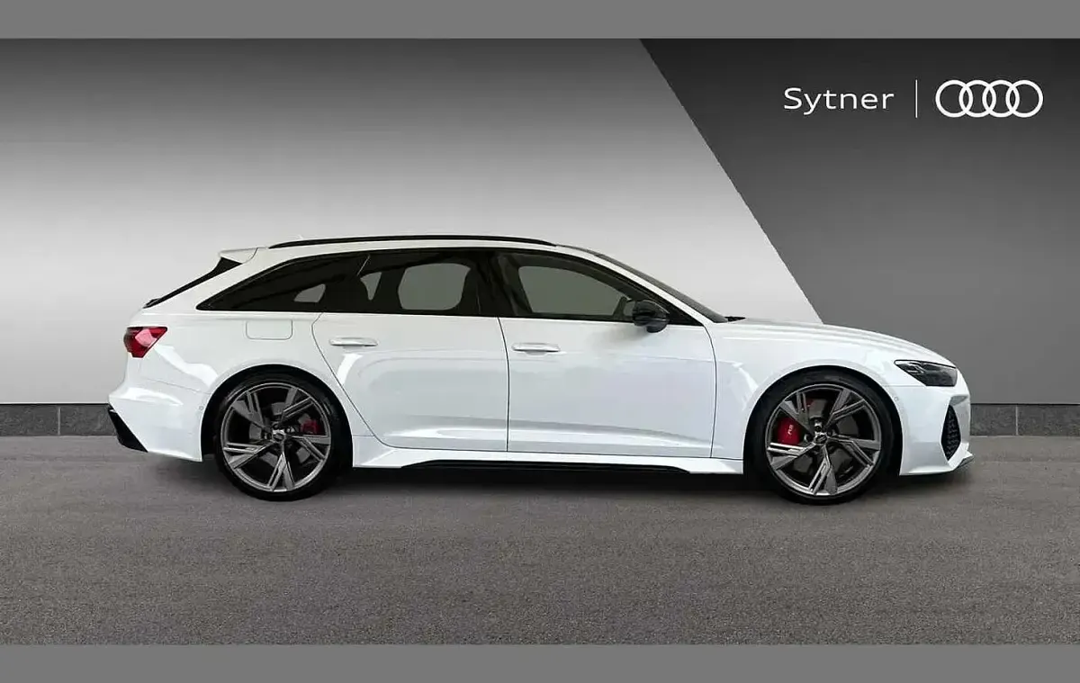 Begagnad Audi RS6 Comfort 591 HK (434 kW) 2020 Vit Kombi