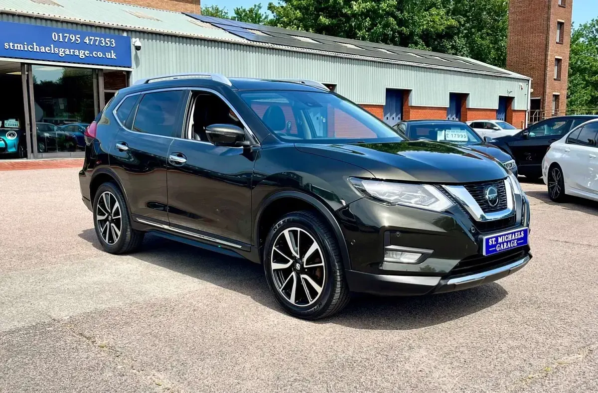 Usado Nissan X-Trail Tekna 159 CV (116 kW) 2021 Verde SUV
