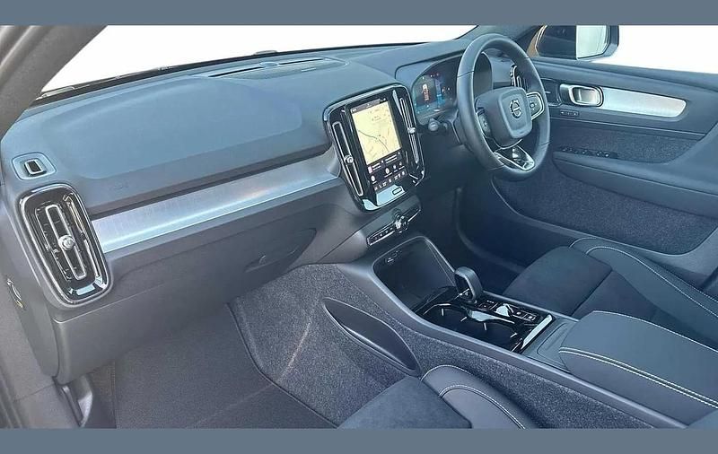 New Volvo XC40 Ultra 161 HP (118 kW) 2026 Black SUV