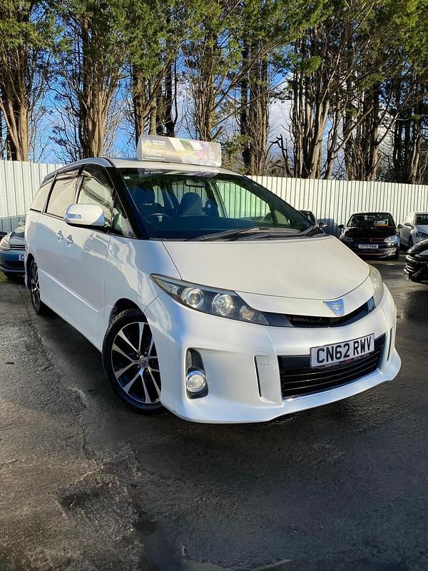 Used Toyota Estima 170 HP (125 kW) 2013 White MPV