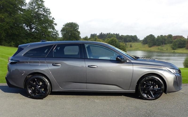 Used Peugeot 308 SW Allure Premium 131 HP (96 kW) 2023 Estate