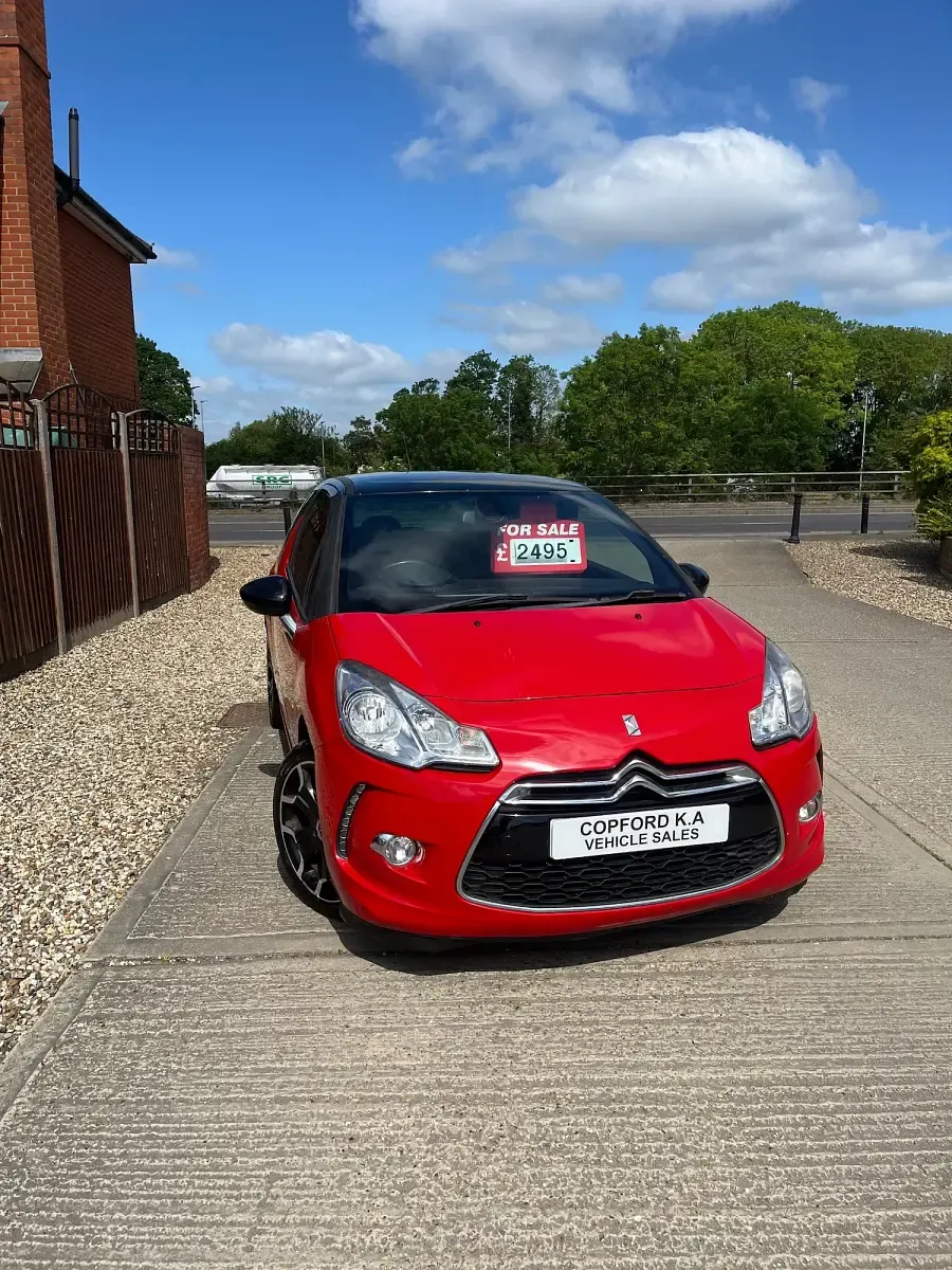 Used Citroën DS3 110 HP (80 kW) 2012 Red Hatchback