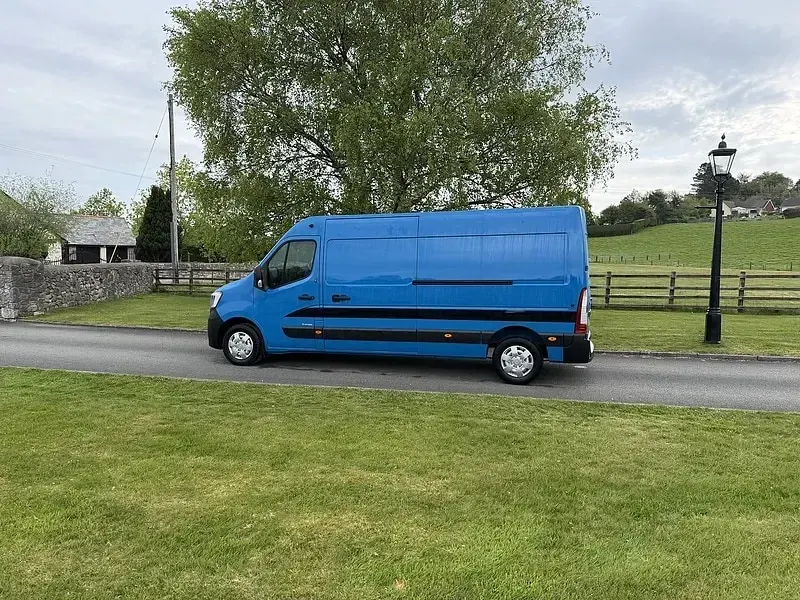 Used Renault Master Business 150 HP (110 kW) 2021 Blue MPV