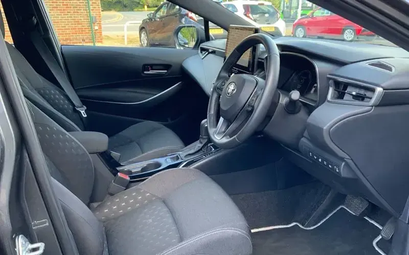 Used Toyota Corolla 140 HP (102 kW) 2025 Grey Estate