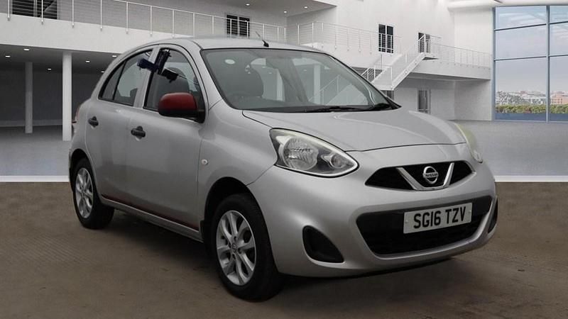 Begagnad Nissan Micra 2016 Silver Halvkombi