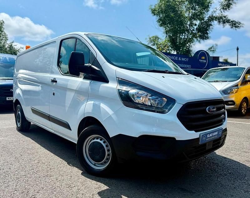 White Used 2019 Ford Transit Custom Van | £10,750 (Good price) - Image 1/4