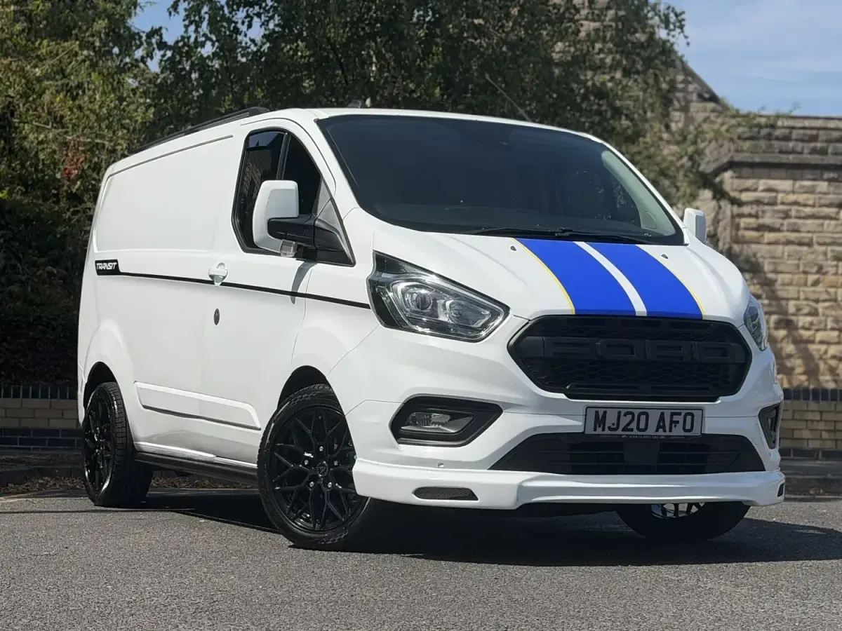 Used Ford Transit Custom Limited 130 HP (95 kW) 2020 White Van