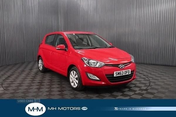 Red Used 2014 Hyundai i20 Active Hatchback | £3,995 (A bit pricey) - Image 1/4