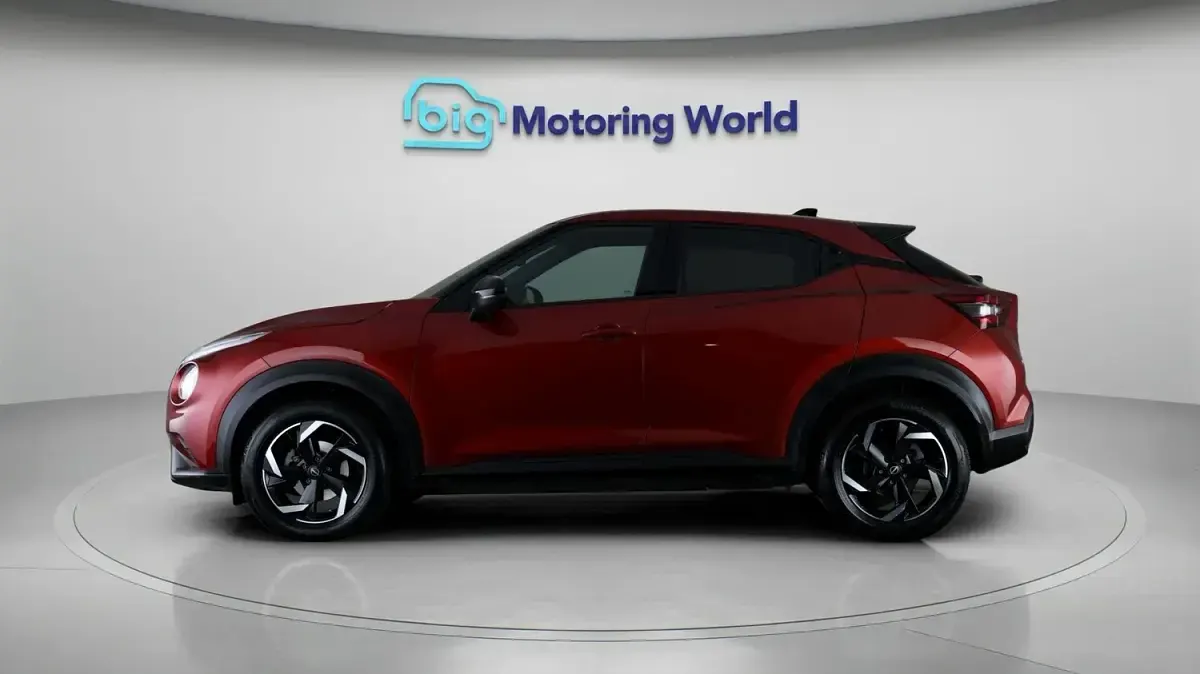 Used Nissan Juke N-Connecta 114 HP (83 kW) 2023 Red SUV