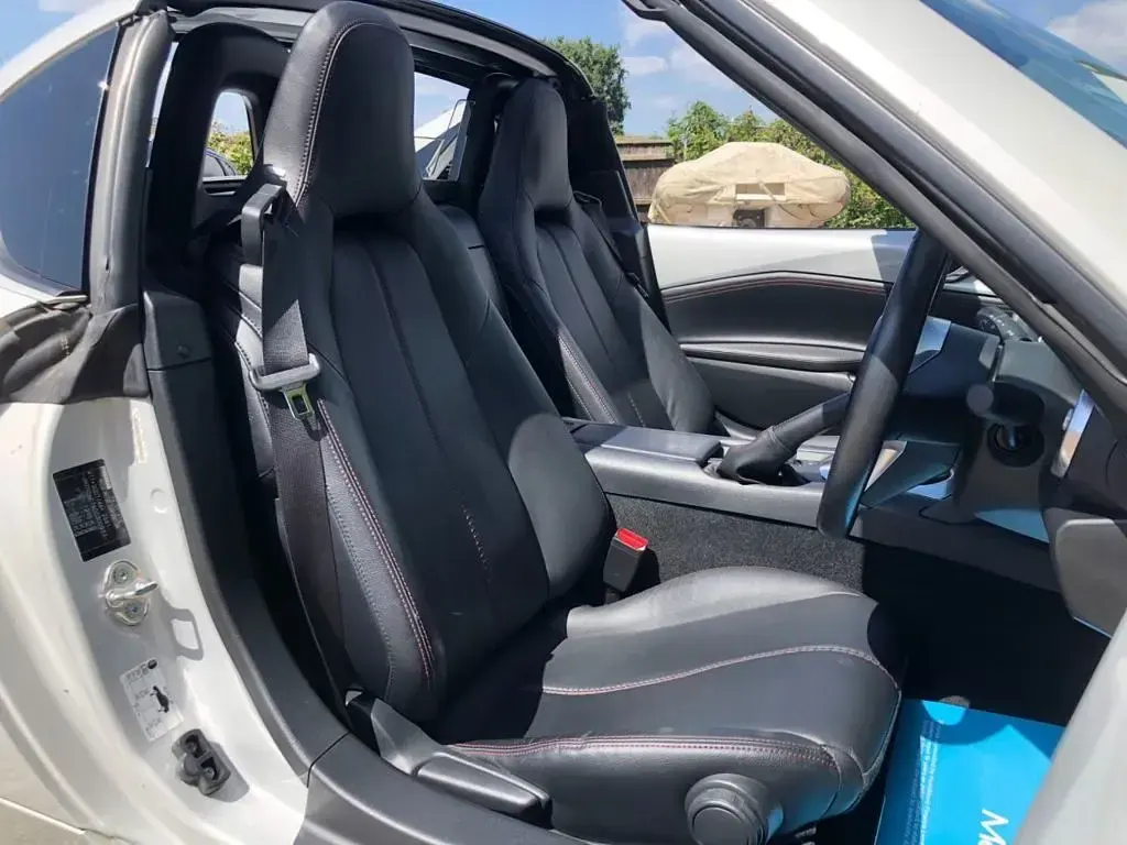 Used Mazda MX5 Inclusive 160 HP (117 kW) 2018 Silver Cabriolet