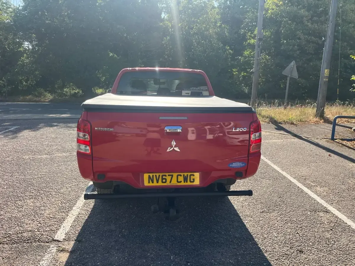 Used Mitsubishi L200 2017 Red Pickup