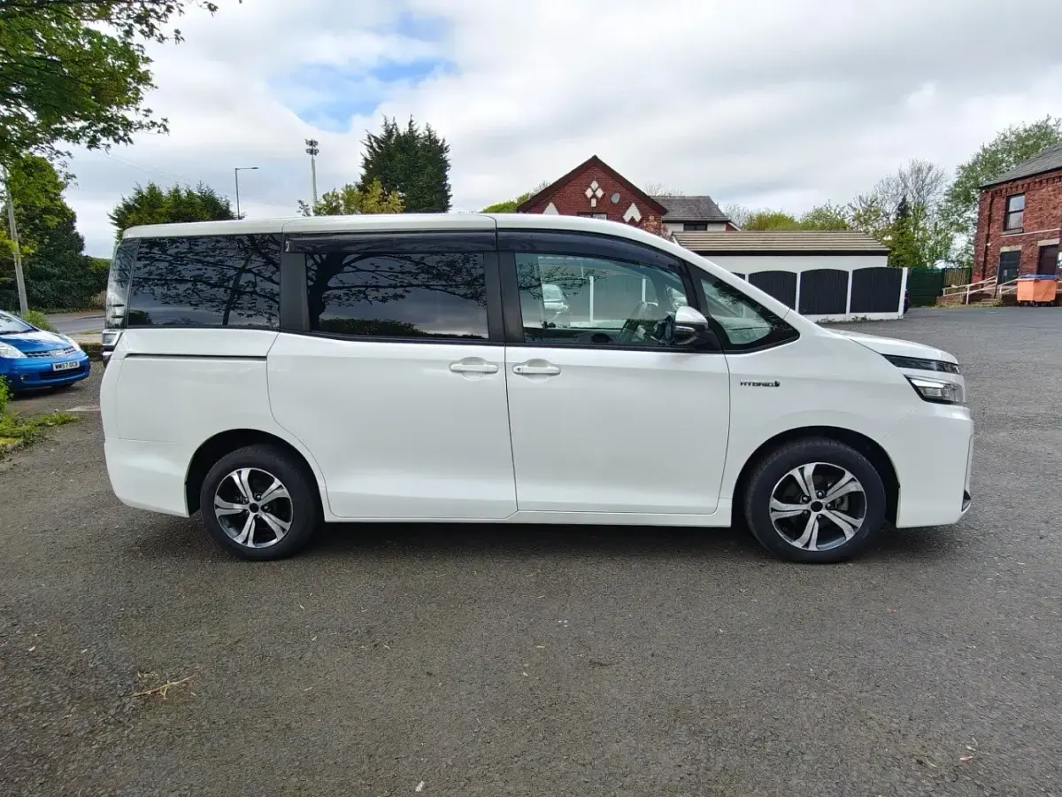 Used Toyota Voxy 2019 White MPV