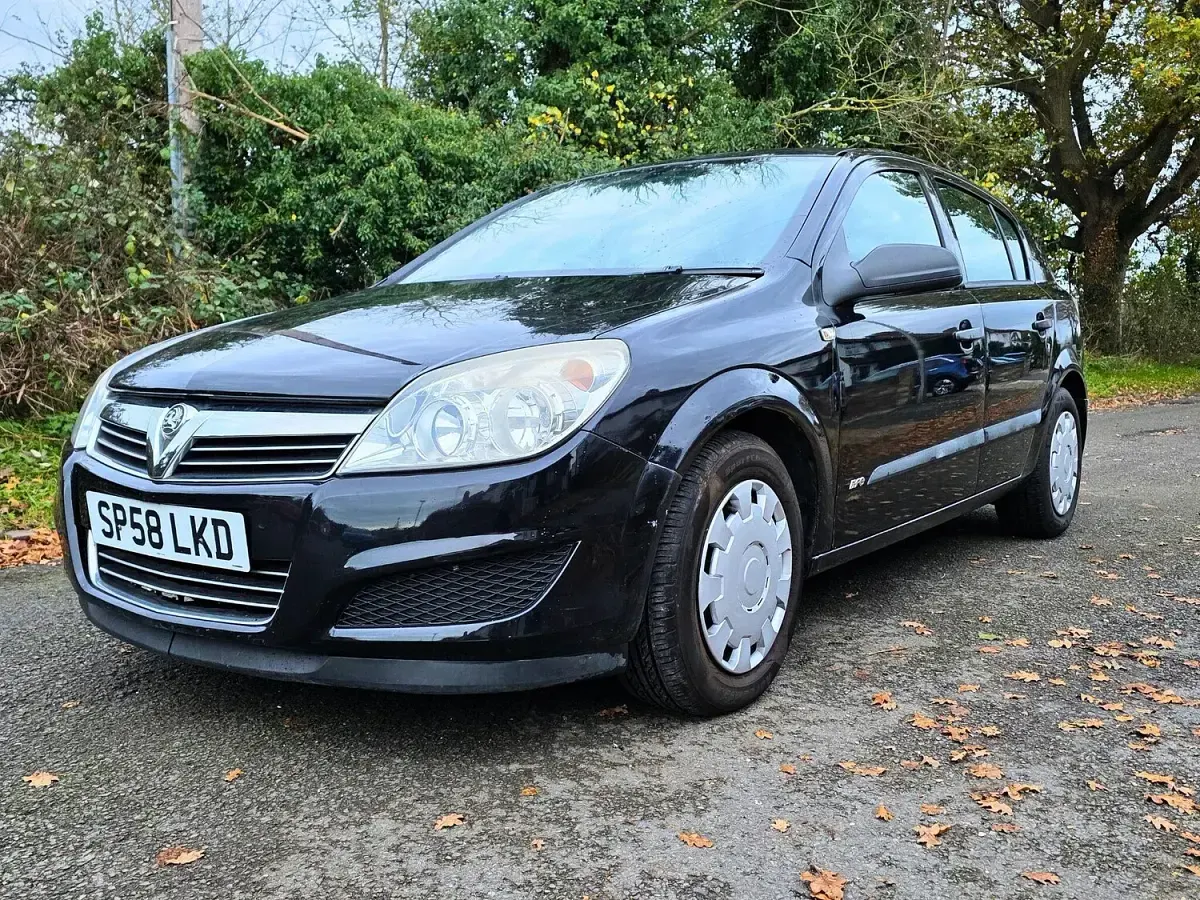 Used Vauxhall Astra 115 HP (84 kW) 2008 Black Hatchback