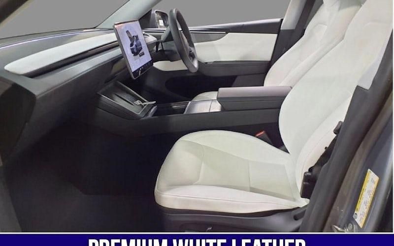 Used Tesla Model Y Long Range AWD 275 kW (375 HP) 2025 SUV