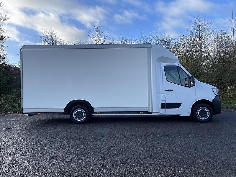 Used Renault Master Business 145 HP (106 kW) 2023 White Cabriolet