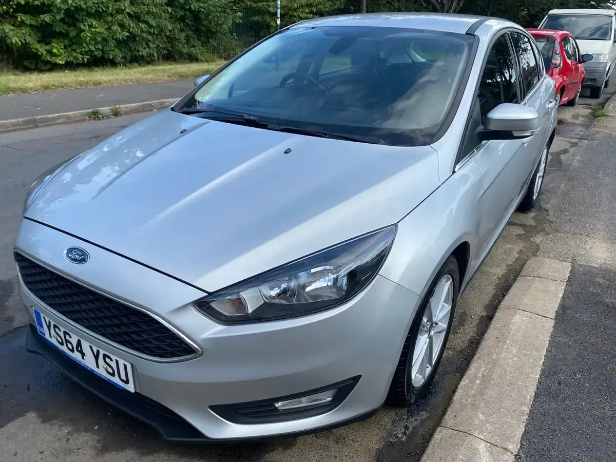 Used Ford Focus Zetec 120 HP (88 kW) 2015 Silver Hatchback