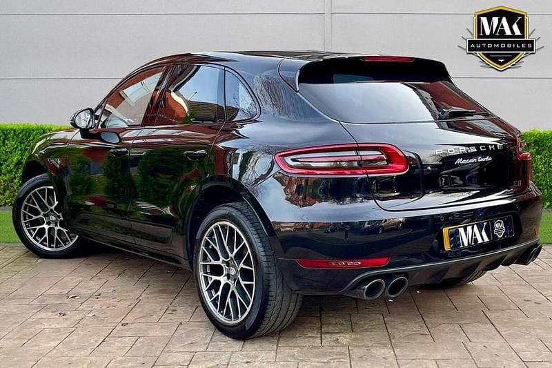 Usado Porsche Macan Turbo 400 HP (294 kW) 2016 Preto SUV