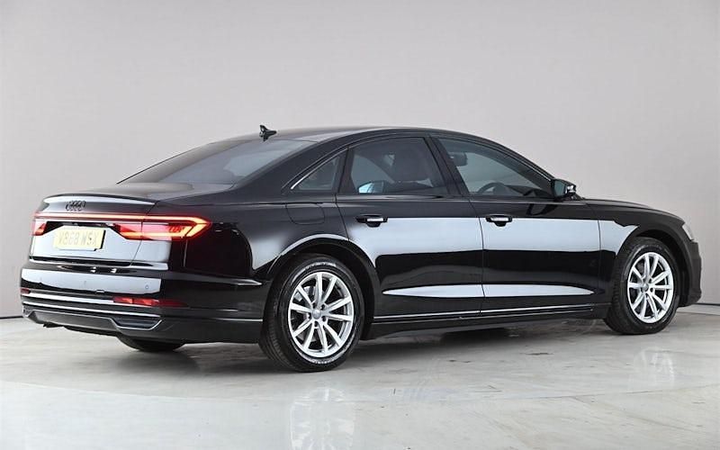 Usado Audi A8 Design 286 HP (210 kW) 2018 Preto Sedan