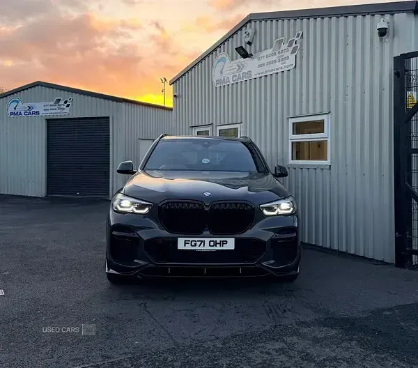 Begagnad BMW X5 M Sport 2021 Grå SUV
