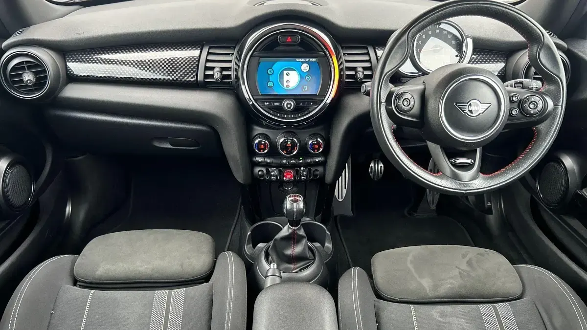 Used Mini Cooper S Sport 192 HP (141 kW) 2019 White Hatchback