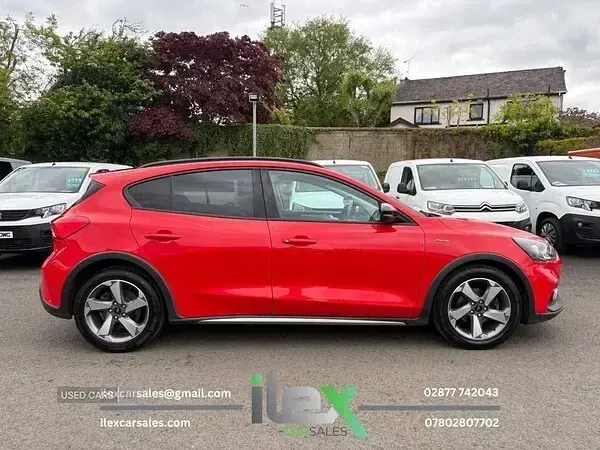 Used Ford Focus Active 120 HP (88 kW) 2019 Red Hatchback