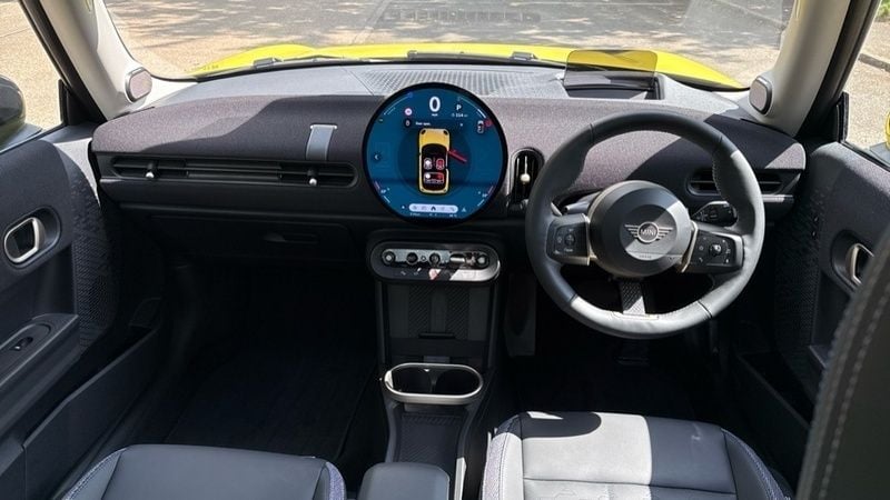 Image 4/4
