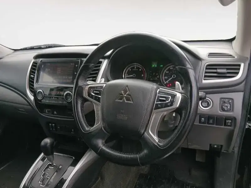 Used Mitsubishi L200 181 HP (133 kW) 2019 Black Pickup