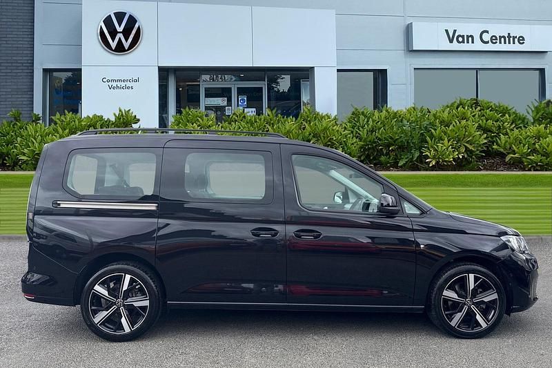 Used VW Caddy Maxi Life 122 HP (89 kW) 2025 Black MPV