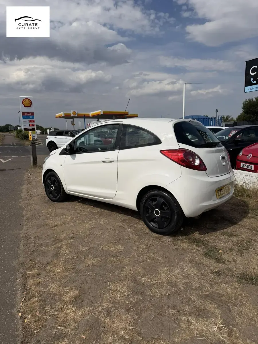 Used Ford Ka 68 HP (50 kW) 2013 White Hatchback