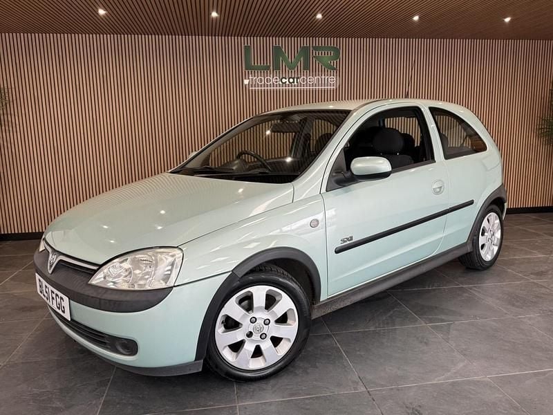 Used Vauxhall Corsa 79 HP (58 kW) 2002 Green Hatchback
