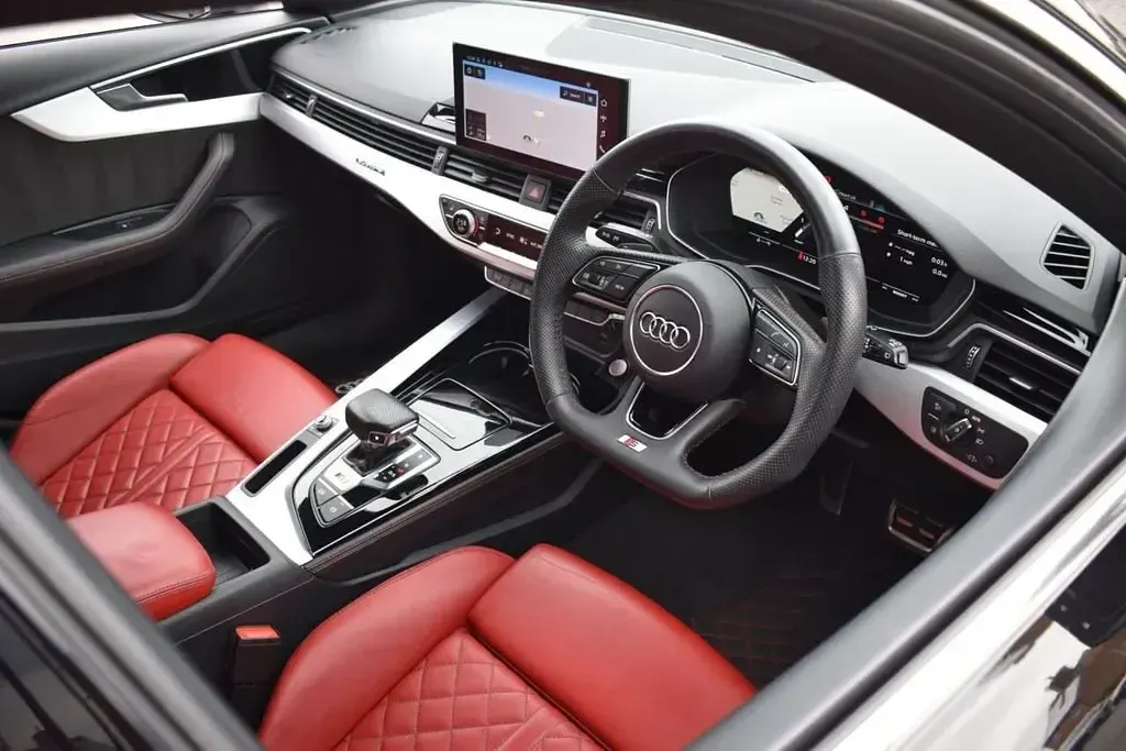 Usado Audi S4 Black Edition 347 HP (255 kW) 2020 Preto Carrinha