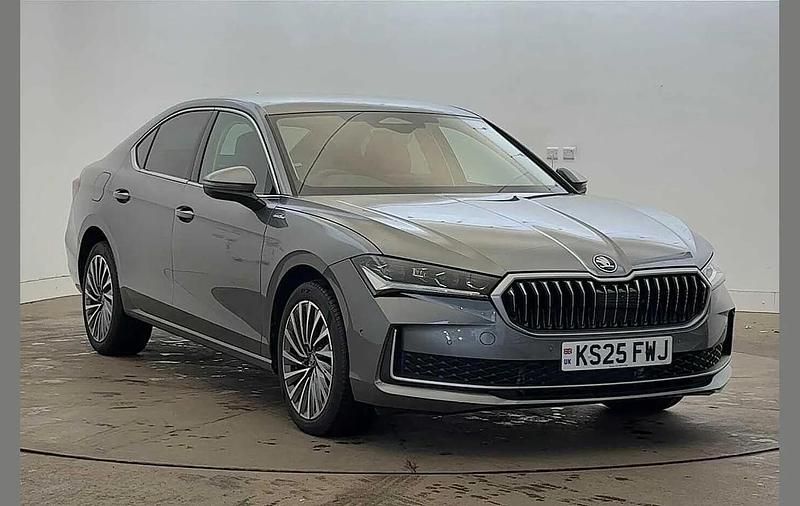 Graphite grey metallic Used 2025 Skoda Superb LAURIN & KLEMENT Hatchback | £35,490 - Image 1/4