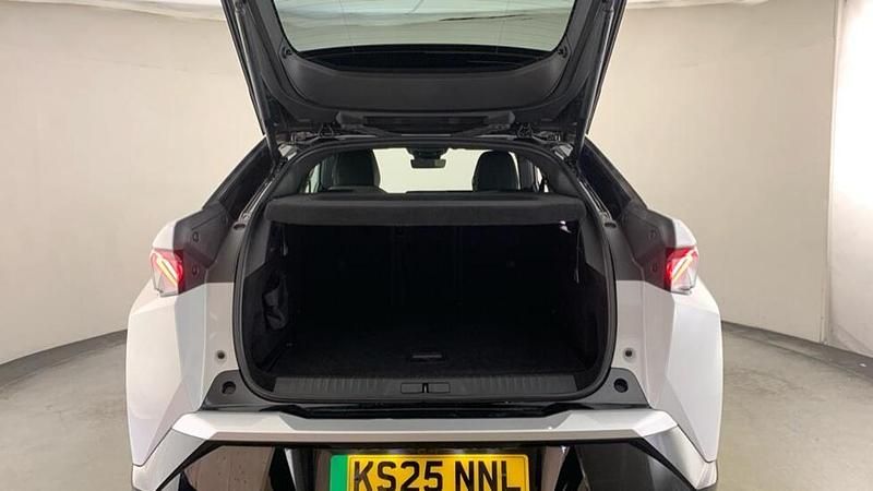 Used Peugeot e-3008 GT 152 kW (207 HP) 2025 White SUV