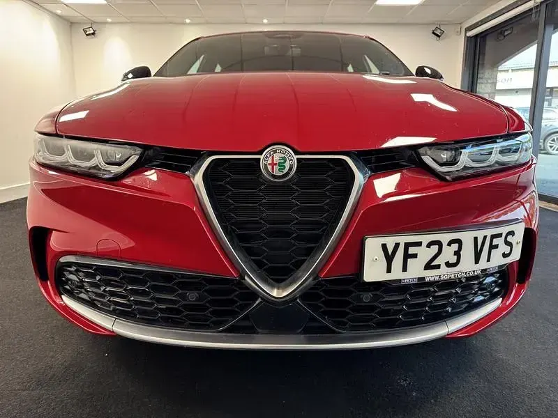 Used Alfa Romeo Tonale Ti 160 HP (117 kW) 2023 Red SUV