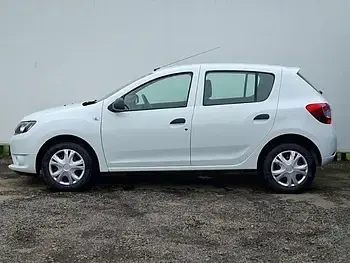 Used Dacia Sandero Ambiance 73 HP (53 kW) 2016 White Hatchback
