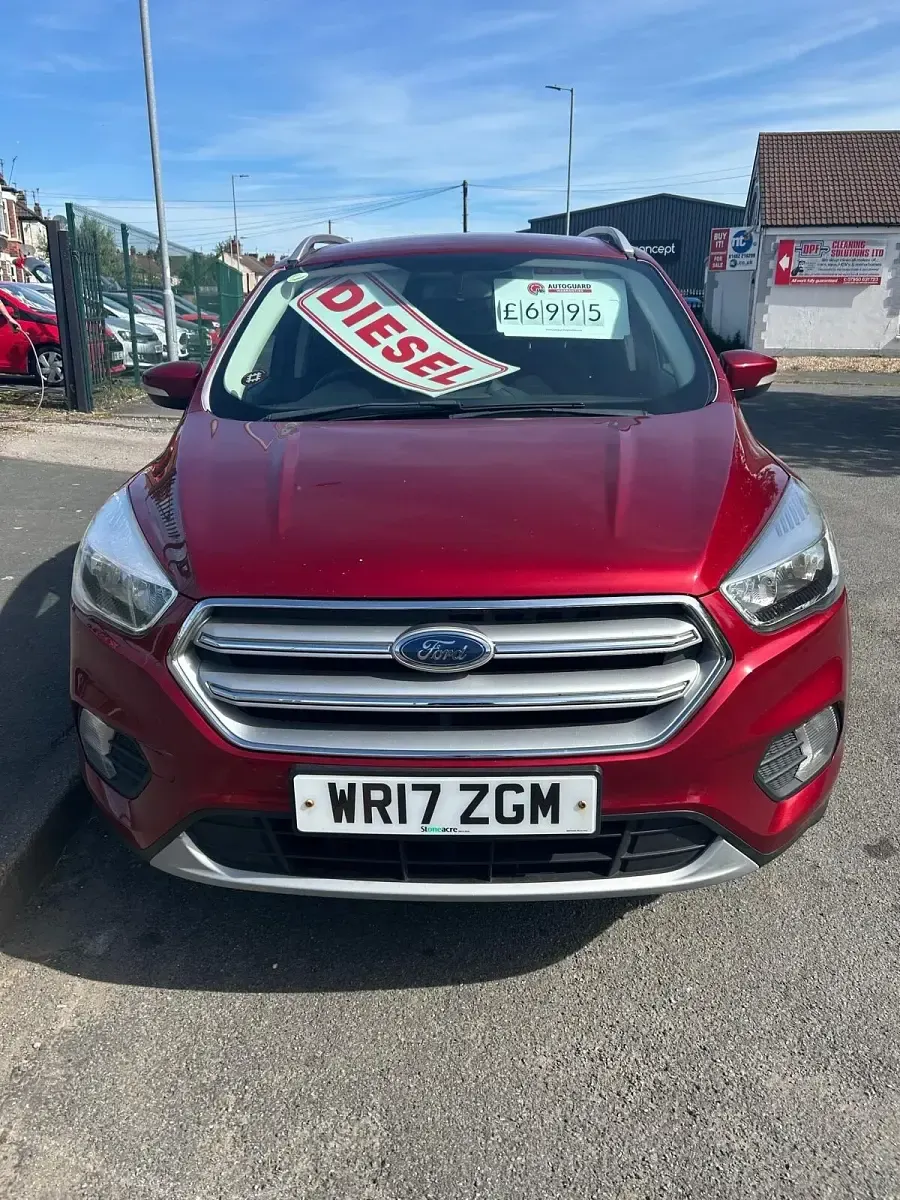 Used Ford Kuga Zetec 120 HP (88 kW) 2017 Red SUV